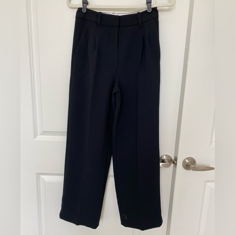 Aritzia The Effortless Pant - Black